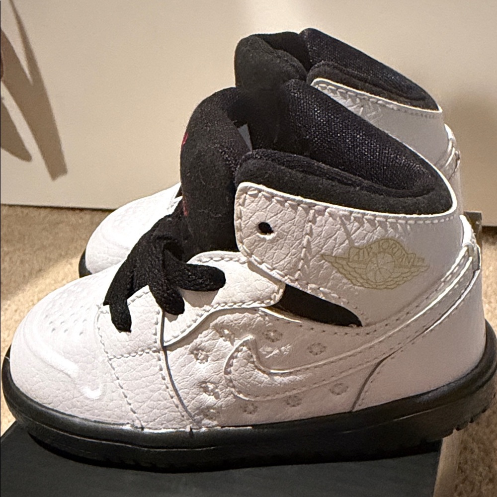 NEW Jordan Retro 1 in White, Black, and Red